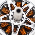 Hot Sales EMAX RS III 3 Series 2207 Brushless Motor RSIII 1800/2100/2500KV 3-6S Motor for 5 Inch RC FPV Racing Quadcopter